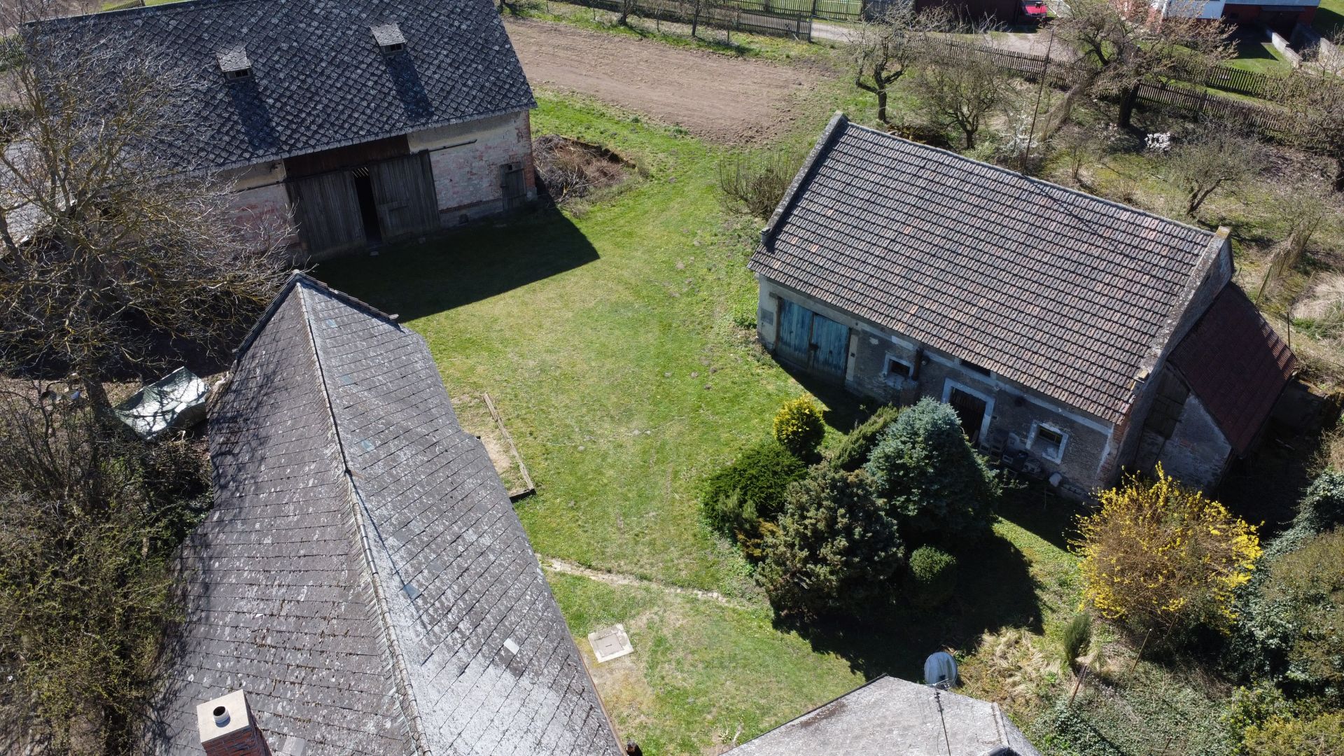 Zemědělská usedlost s investičním potenciálem - Horní Cetno